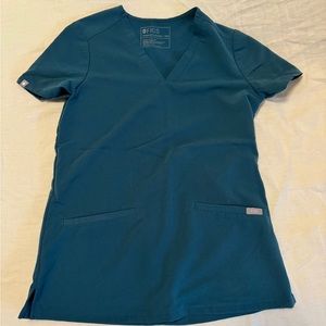 Figs Casma three-pocket scrub top